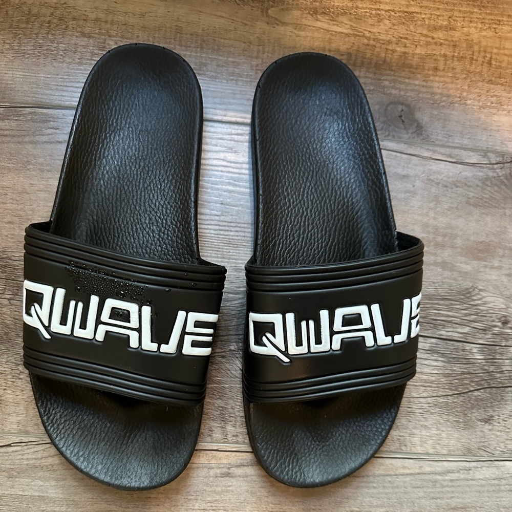 Qwave Slide Sandals / Slip on men’s size 12 Rubber foam Black with White letters